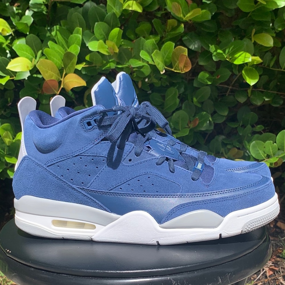 NEW Jordan Son of Mars “Navy” Georgetown Sz 10